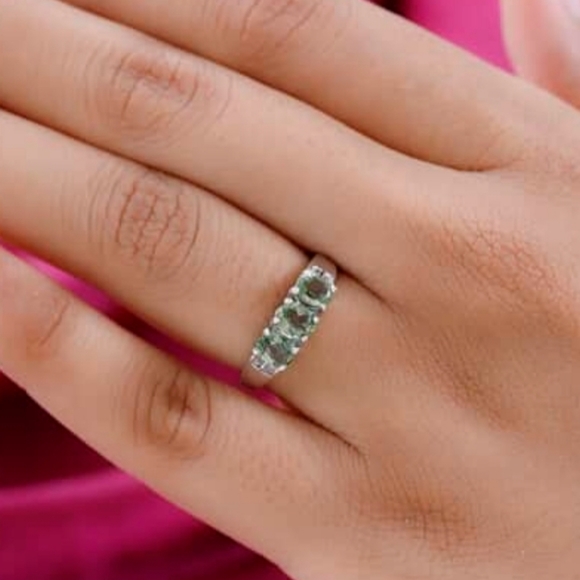 Natural Tanzanian Green Apatite & Diamond Ring Platinum & Sterling Silver Sz 8! - Picture 5 of 5